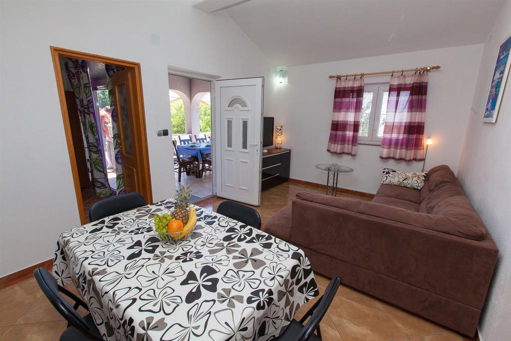Apartments Loncar Jadranovo Room photo